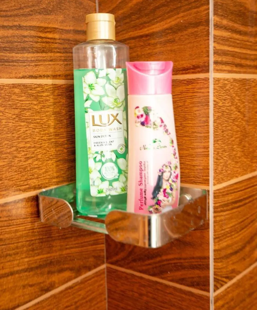 J Lee Negombo Hotel