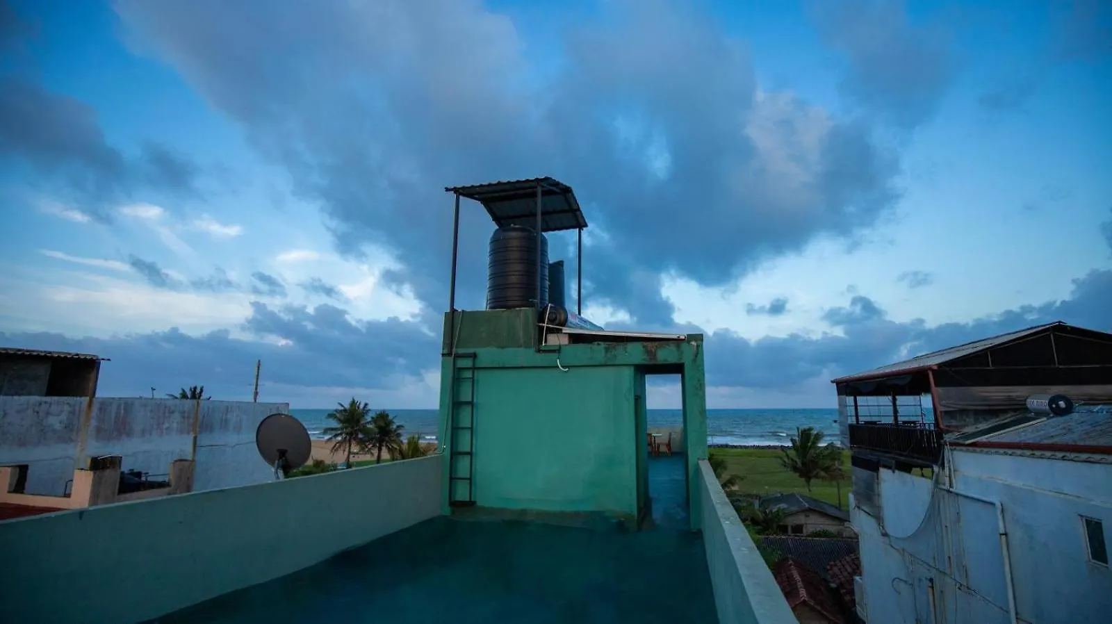 J Lee Negombo Hotel