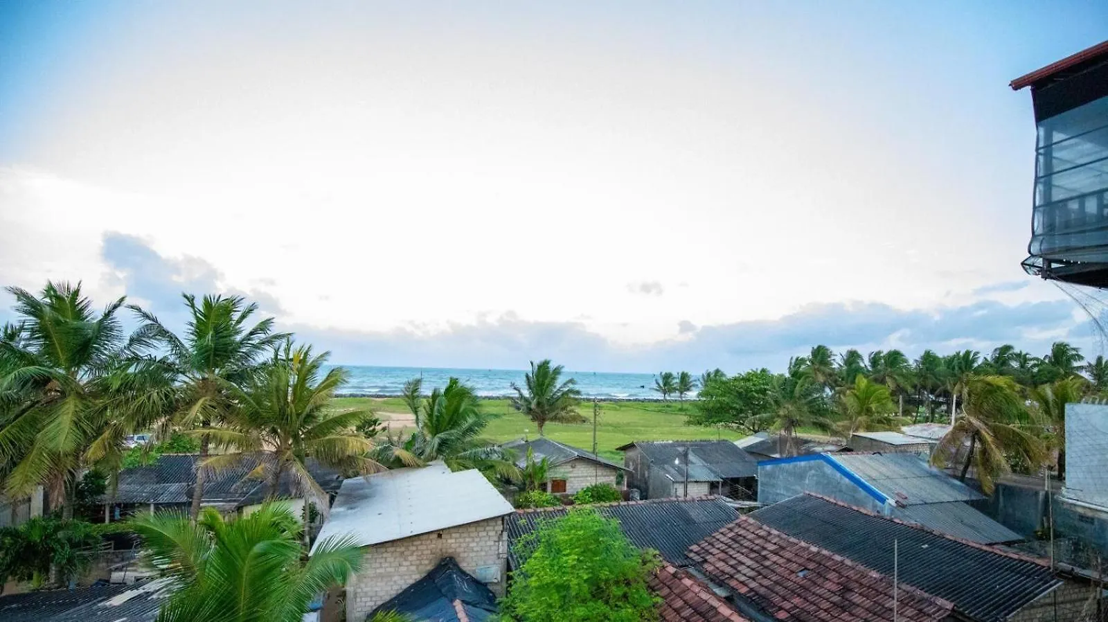 J Lee Negombo Hotel